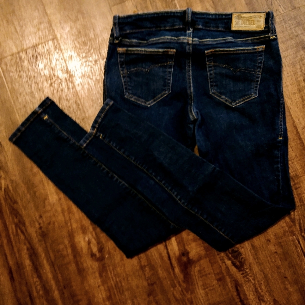 Diesel size 28 skinny jeans